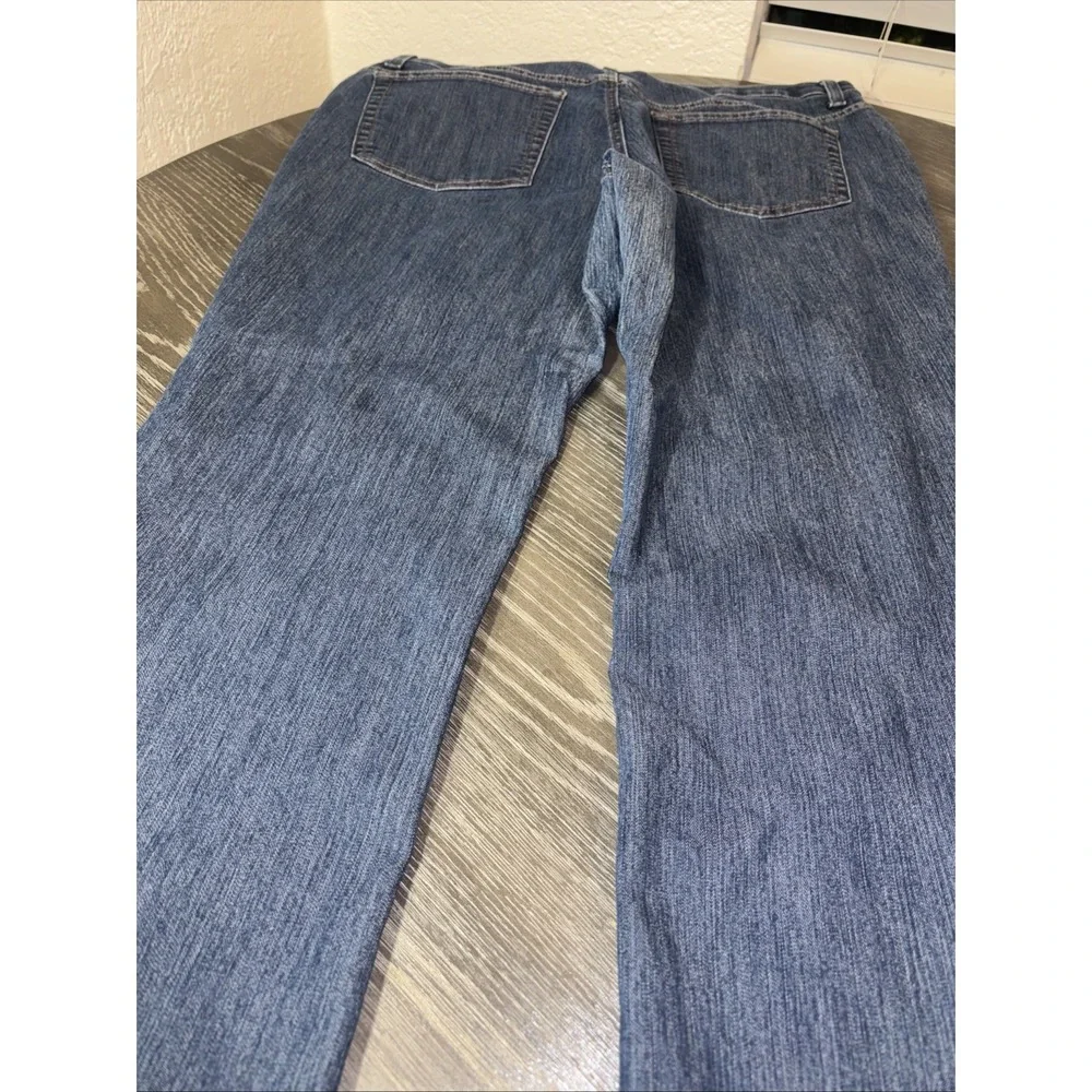 MERONA Woman's Size 16 Jeans  Stretch Mid Rise Casual Blue Denim 5-Pocket Design